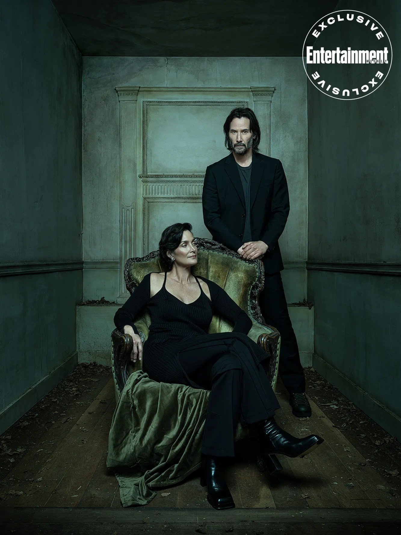 Keanu Reeves & Carrie Anne Moss Reunite In Matrix 4 Photoshoot
