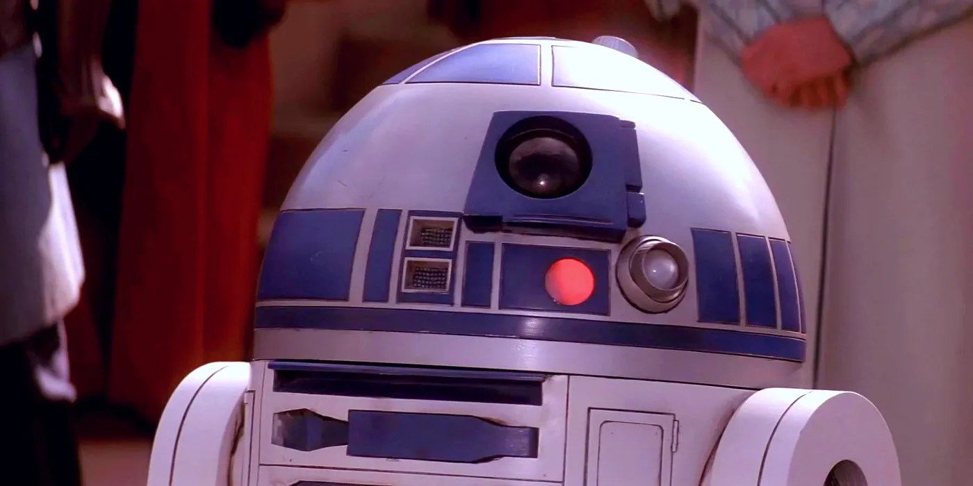 Liam Neeson Recalls His Son Hugging R2D2 During The Phantom Menace