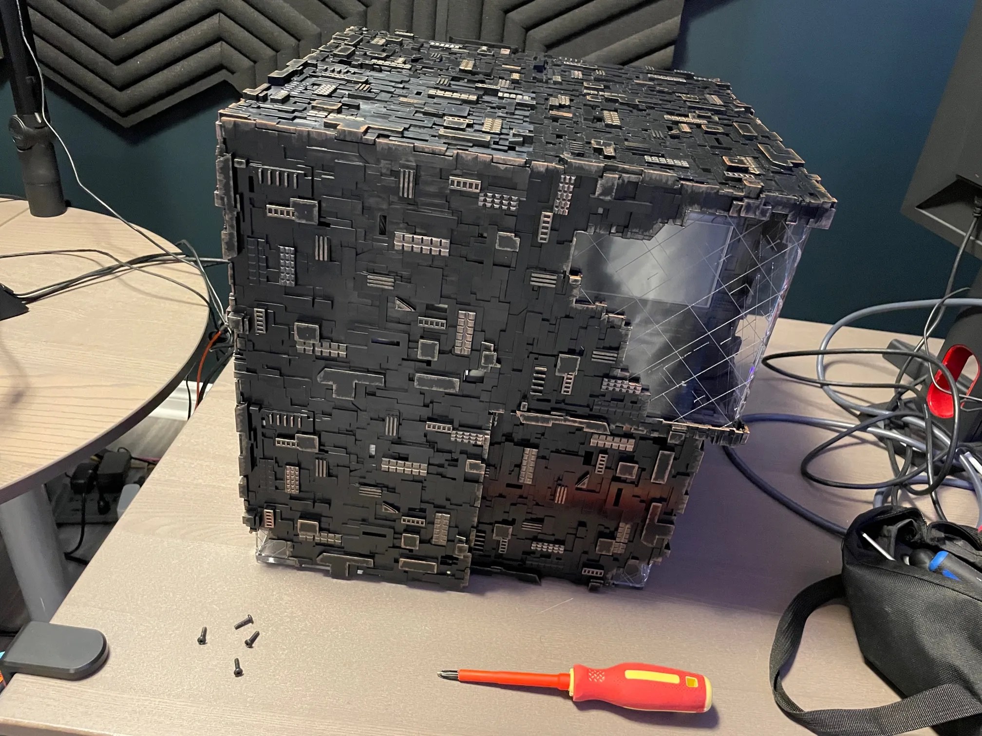 Star Trek Artifact Borg Cube ATX Gaming PC Review