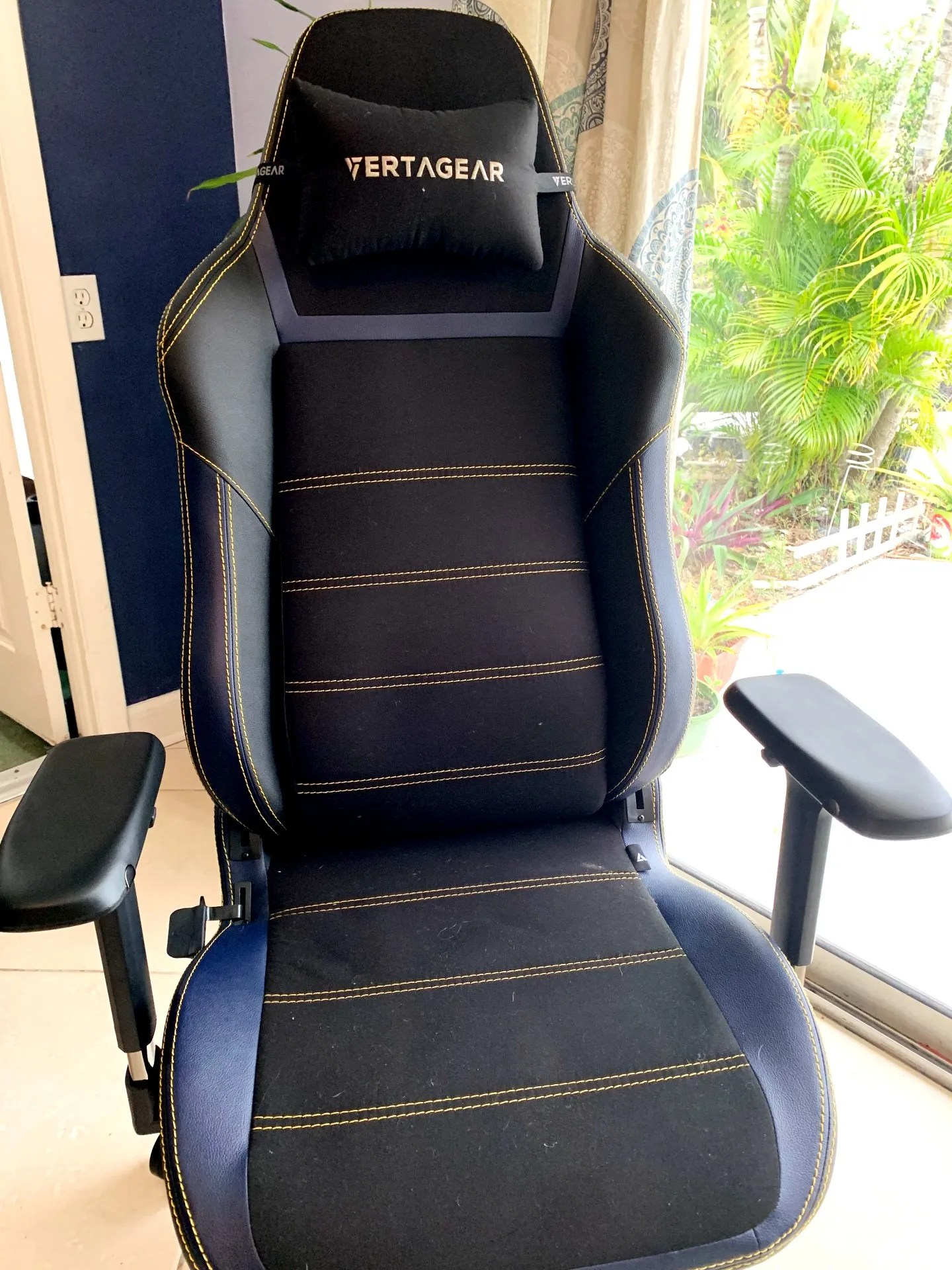 Vertagear PL6800 Gaming Chair Review Comfort & Style