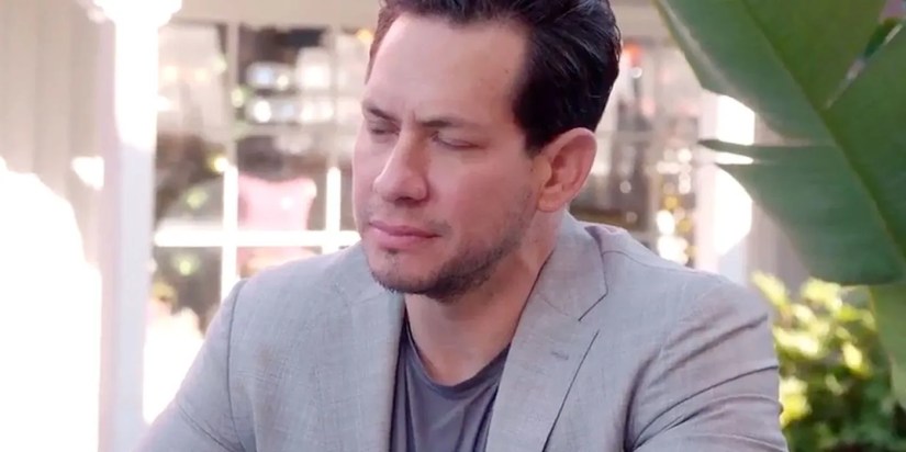 Josh Weinstein in 90 Day Fiance in grey blazer and t-shirt during date with Natalie