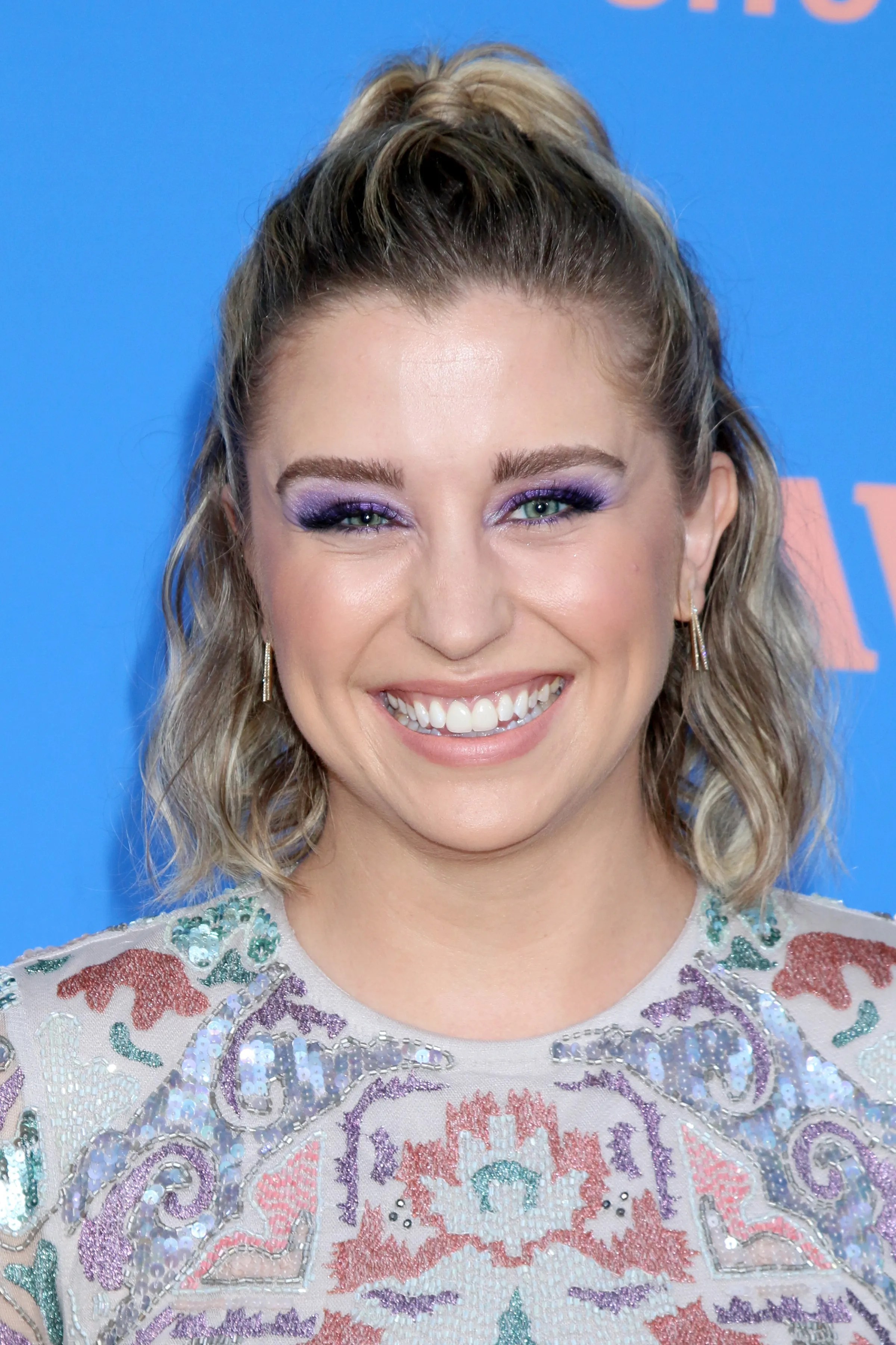 Going Dutch Summary, Latest News, Trailer, Season List, Cast, Where to