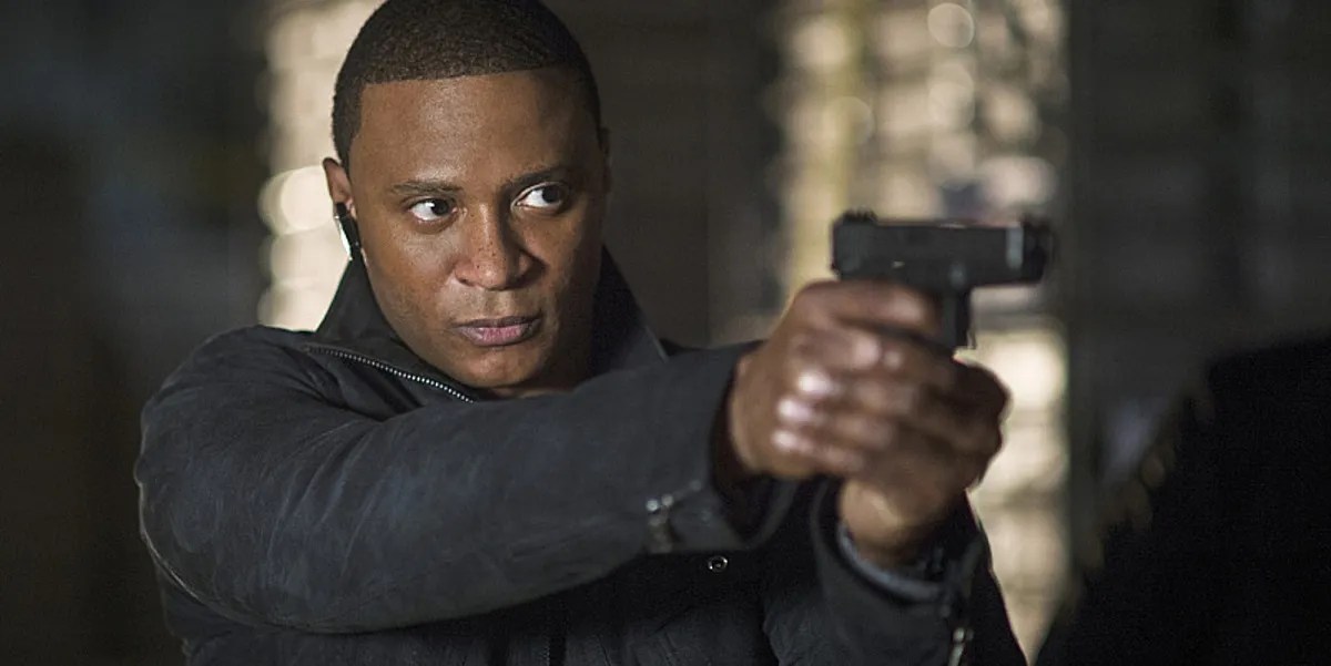 'Arrow' Diggle Will Get A New Costume In Season 4 Screen Rant