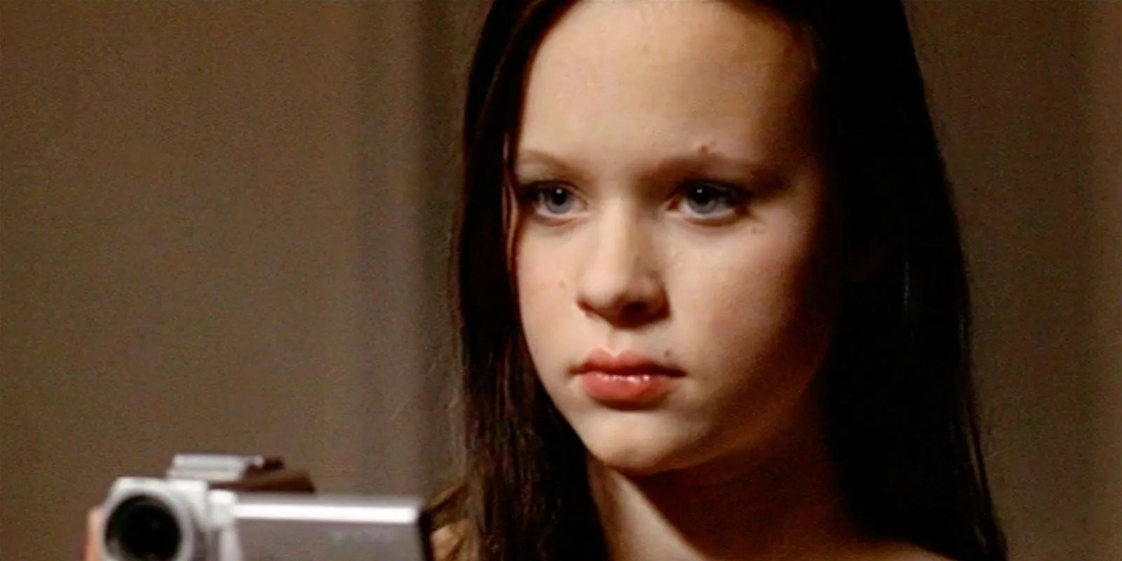 It's Just A Couch!: 10 Behind-The-Scenes Facts About American Beauty