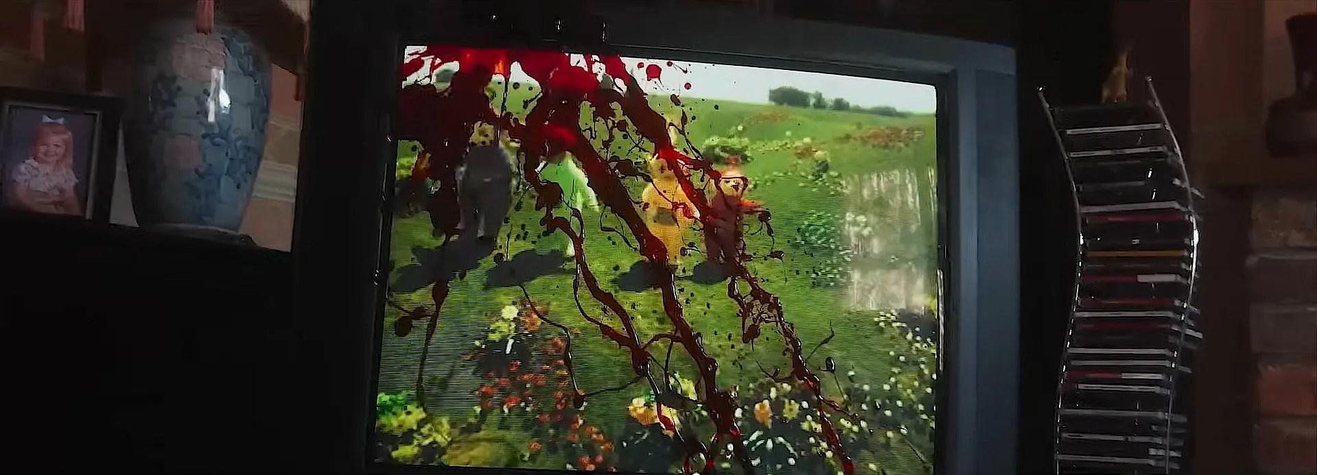 A television playing teletubbies is covered in blood in 28 Years Later.