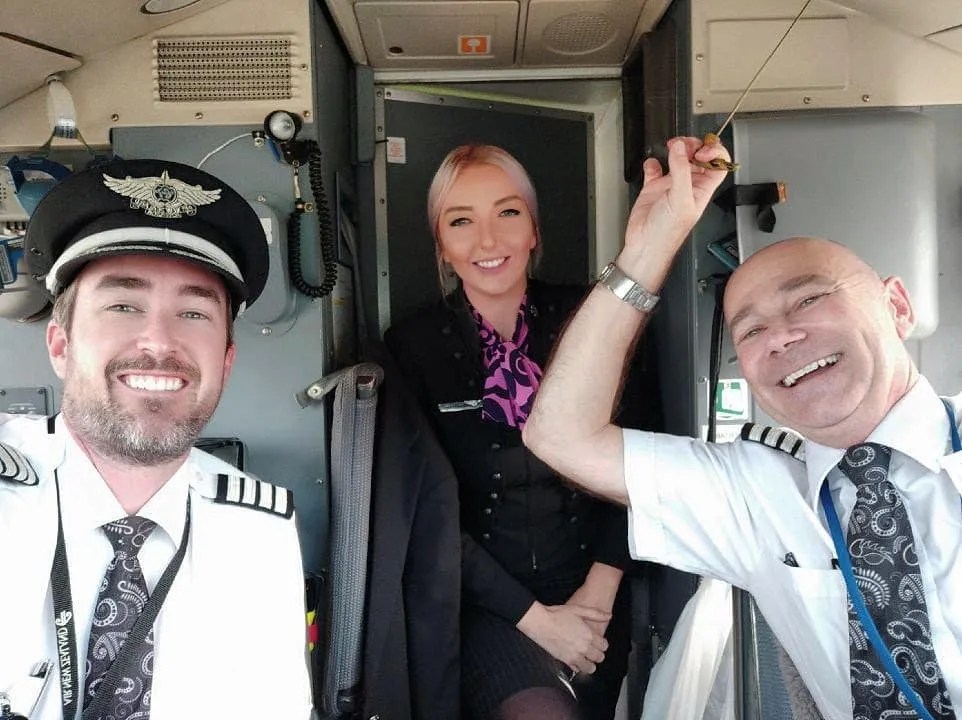 Here's Everything A Flight Attendant Does During A Flight