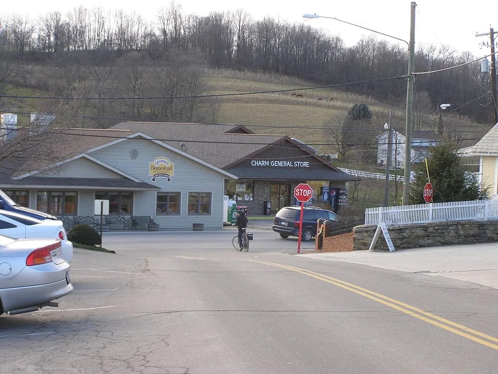 13 Best Amish Towns To Visit During Holidays