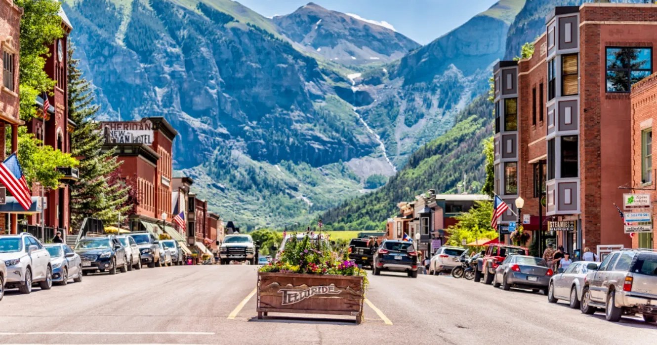 7 Mountain Towns In Wyoming To Retire