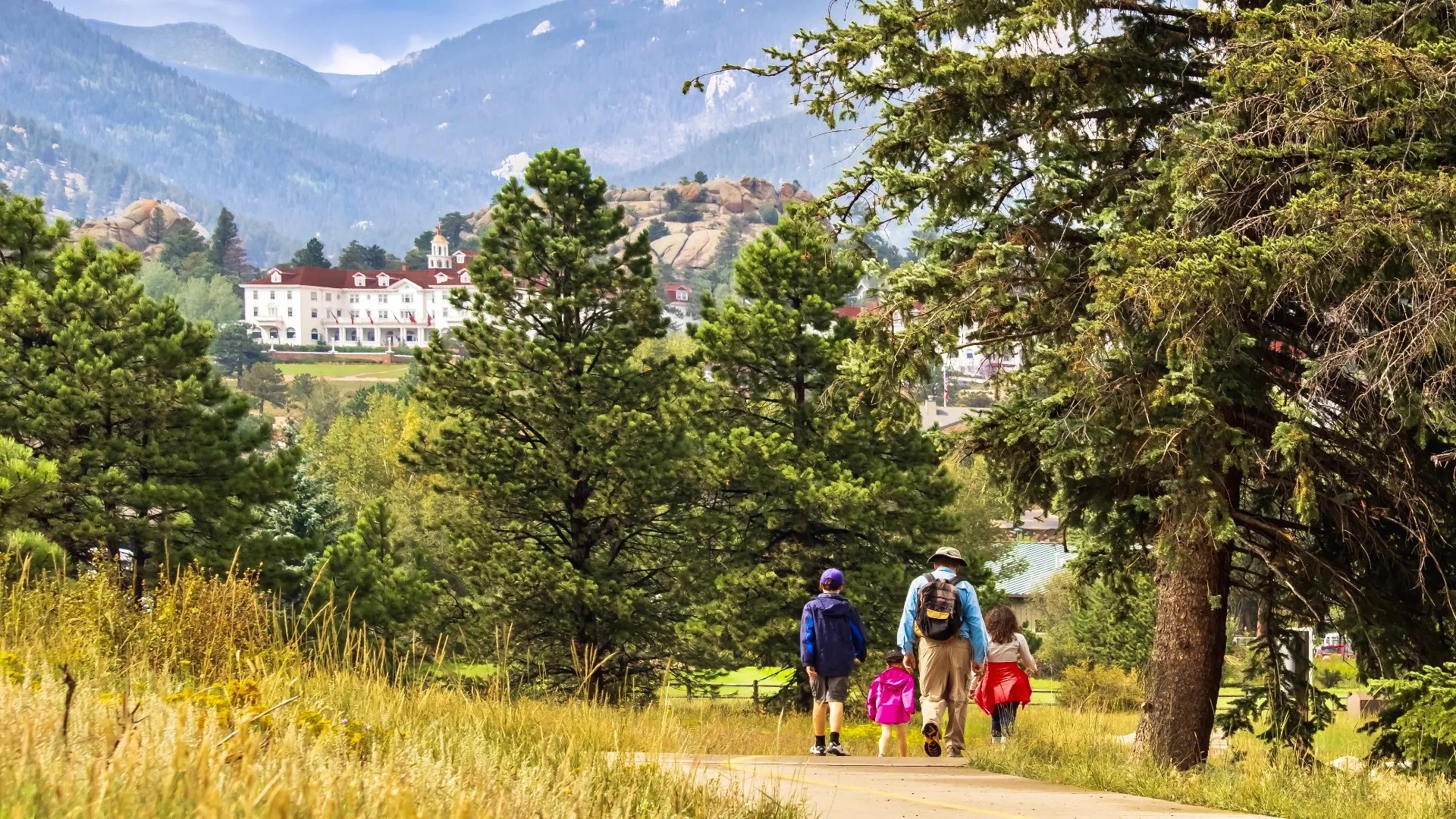 7 Colorado Hikes That Show Off The Beauty Of The State In The Fall