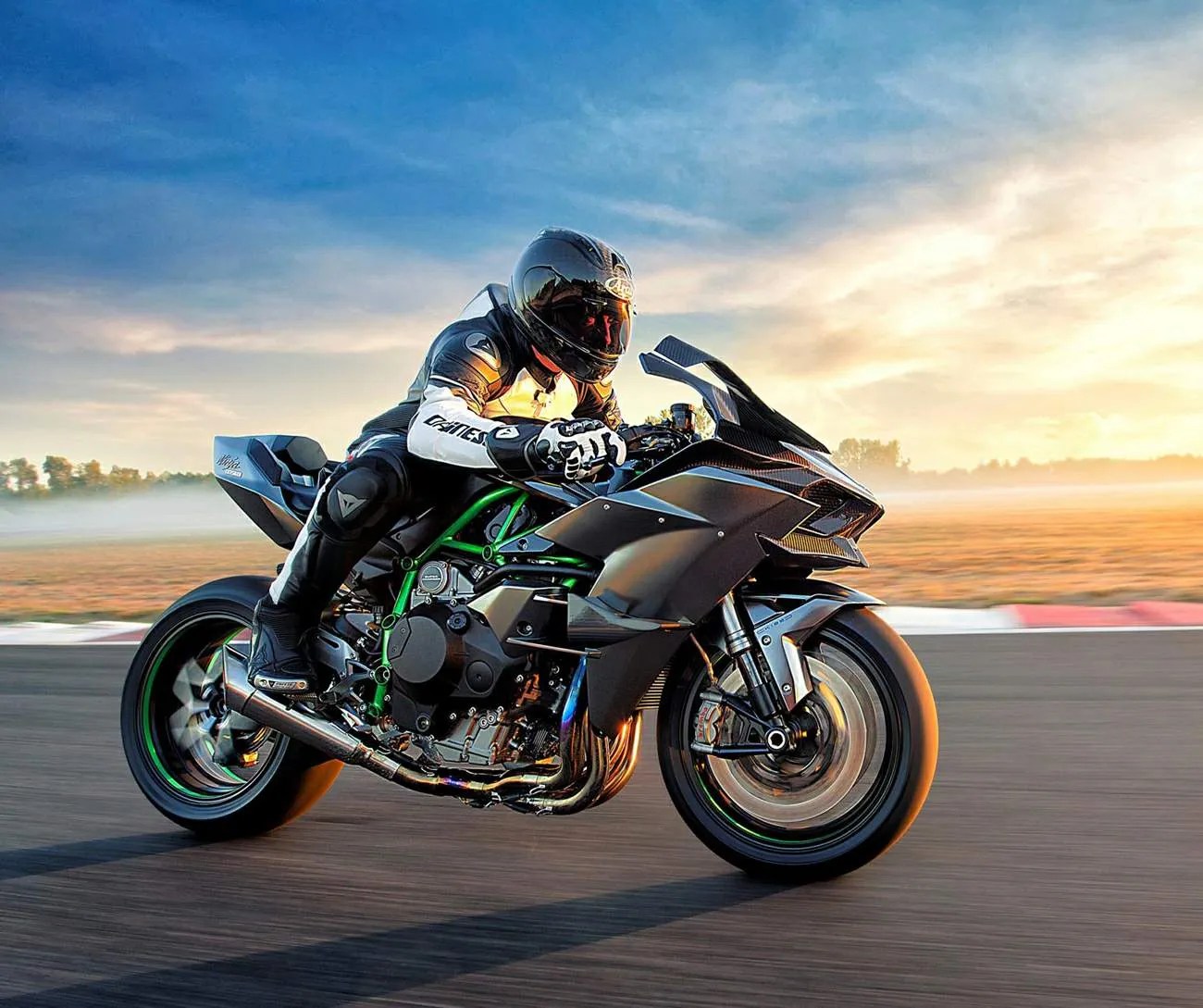Kawasaki Ninja H2R Price, Images, Specs Reviews