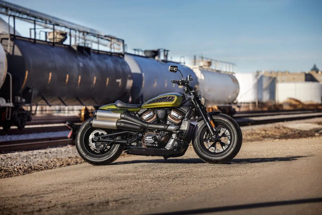 HarleyDavidson Sportster S vs The Indian Scout Bobber