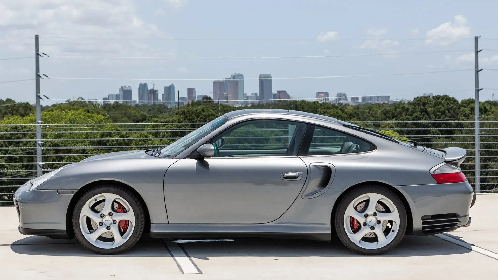 Here's How Much It Costs To Do An Oil Change On A Porsche 911