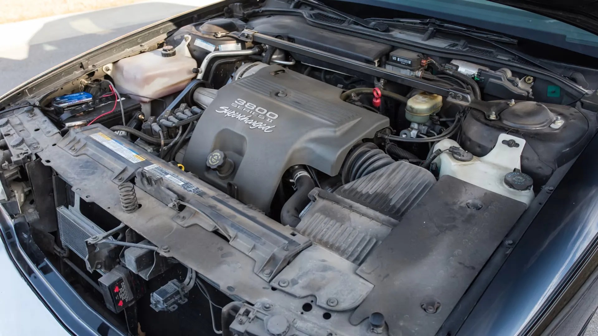 An Affordable '90s American Luxury Car That's Built To Last