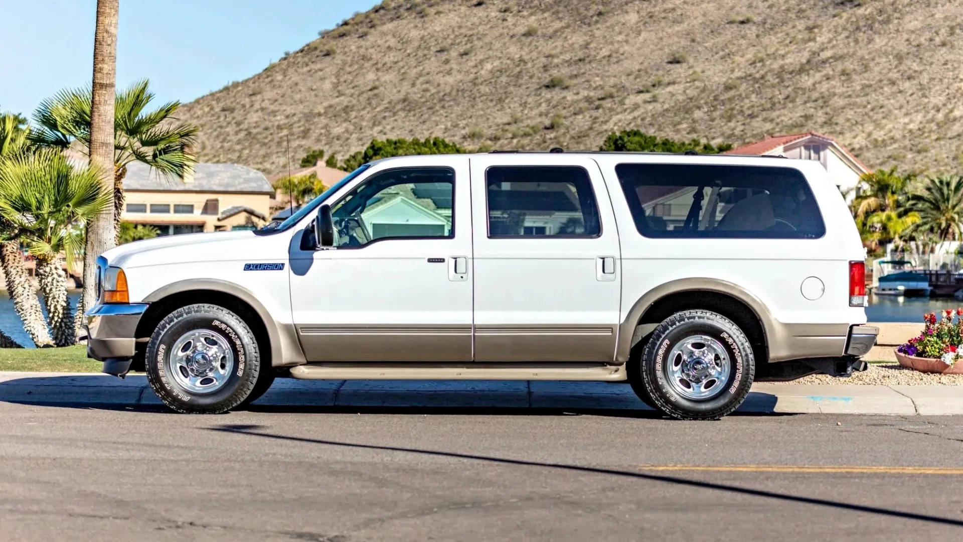 The Biggest SUVs Ever Produced, Ranked By Wheelbase