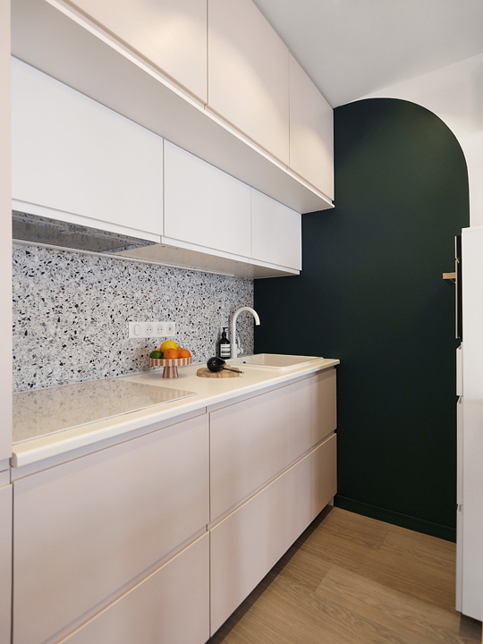 Due piccole case arredate con il colore a Parigi le idee da copiare