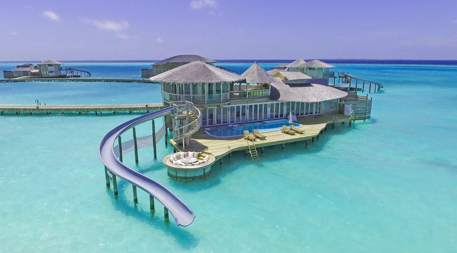 Viaggi da sogno il villaggio alle Maldive con gli scivoli privati sul mare