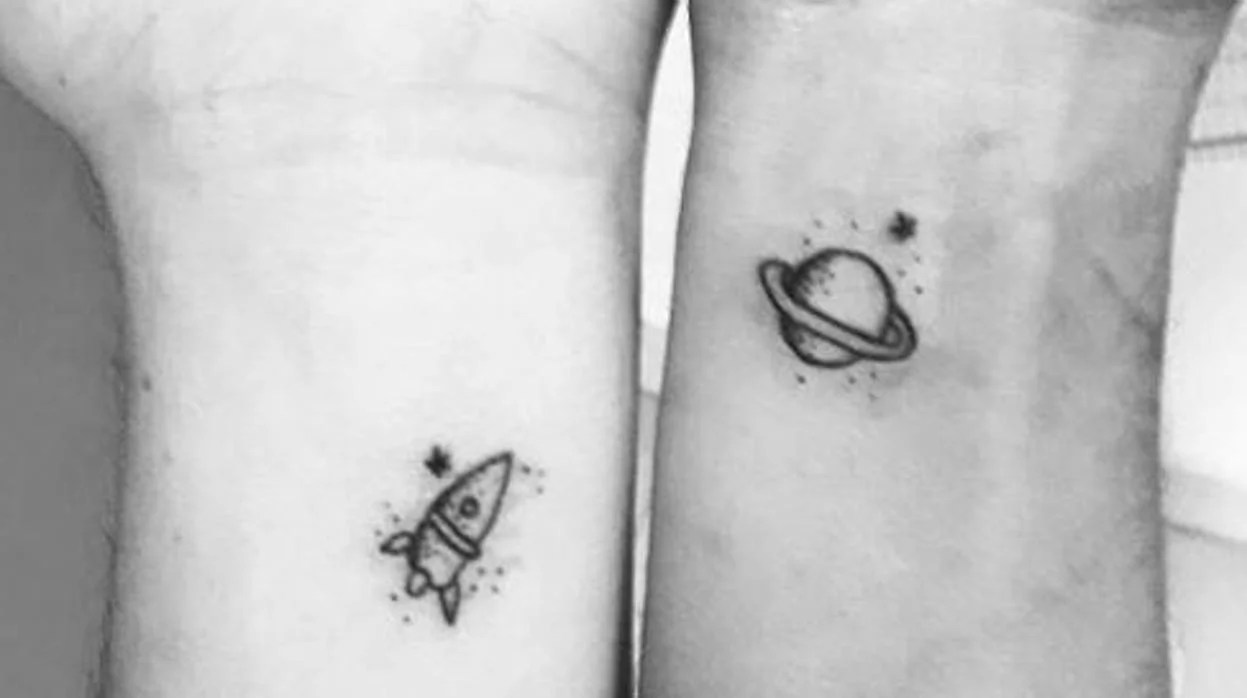 Así Son Los Tatuajes Que Eligen Las Parejas Famosas Para Sellar Su Amor 698_x_1247_jpg