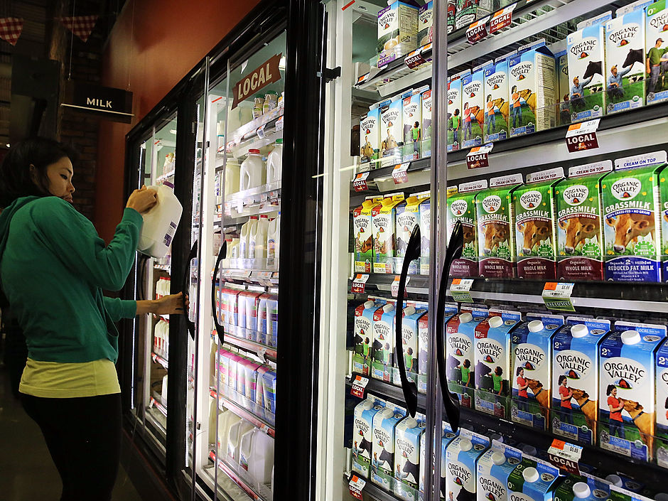 Yes, grocery stores are tricking you into spending more money