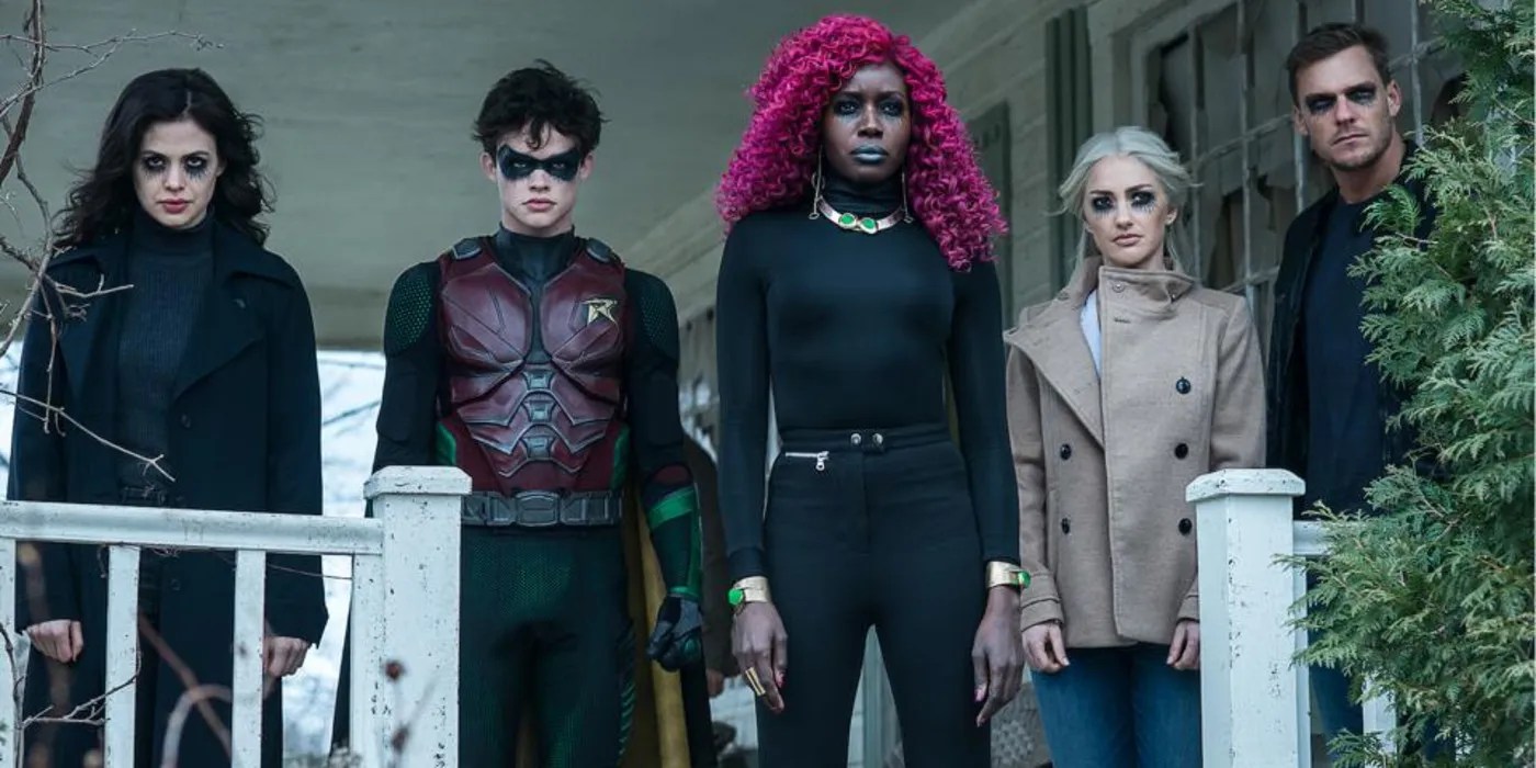 Titans Shares First Season 3 Photo of Starfire's Anna Diop CBR