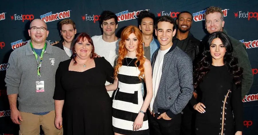 Shadowhunters' Cast And Crew Hope To Make 'Mortal Instruments' Fans Proud 450_x_767_jpg