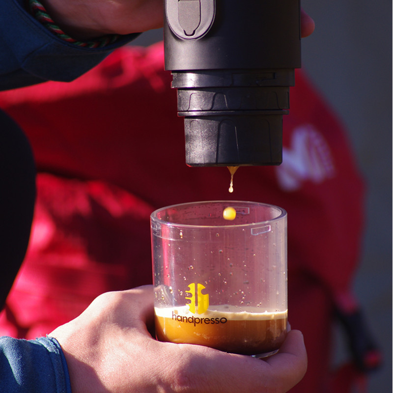 Handpresso epresso portable coffee maker with battery for the car