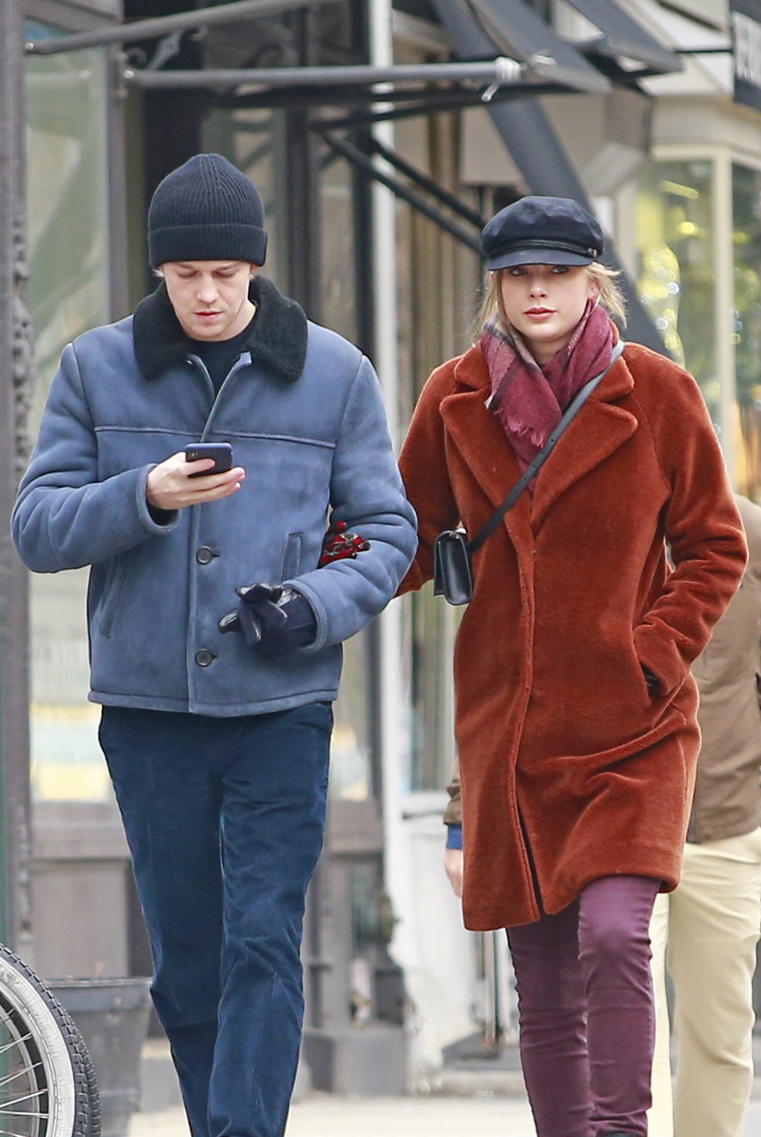 Taylor Swift e Joe Alwyn matrimonio in vista. La cerimonia in estate