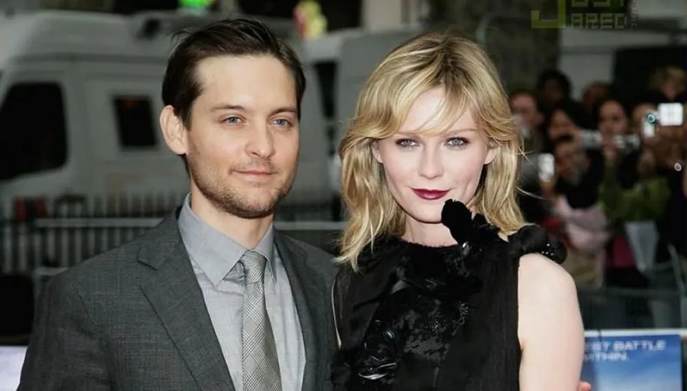 15 Celebrity Couples That Denied Being Together (Until They Broke Up)