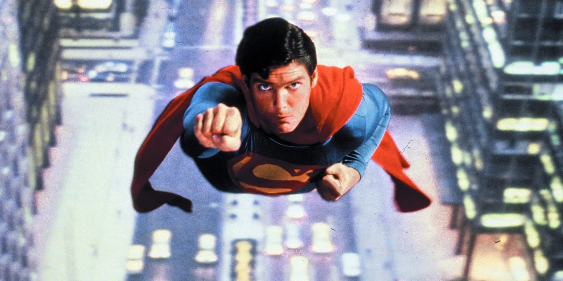 Superman 1978 Christopher Reeve Flying.jpg?q=50&amp;fit=crop&amp;w=740&amp;h=370&amp;dpr=1