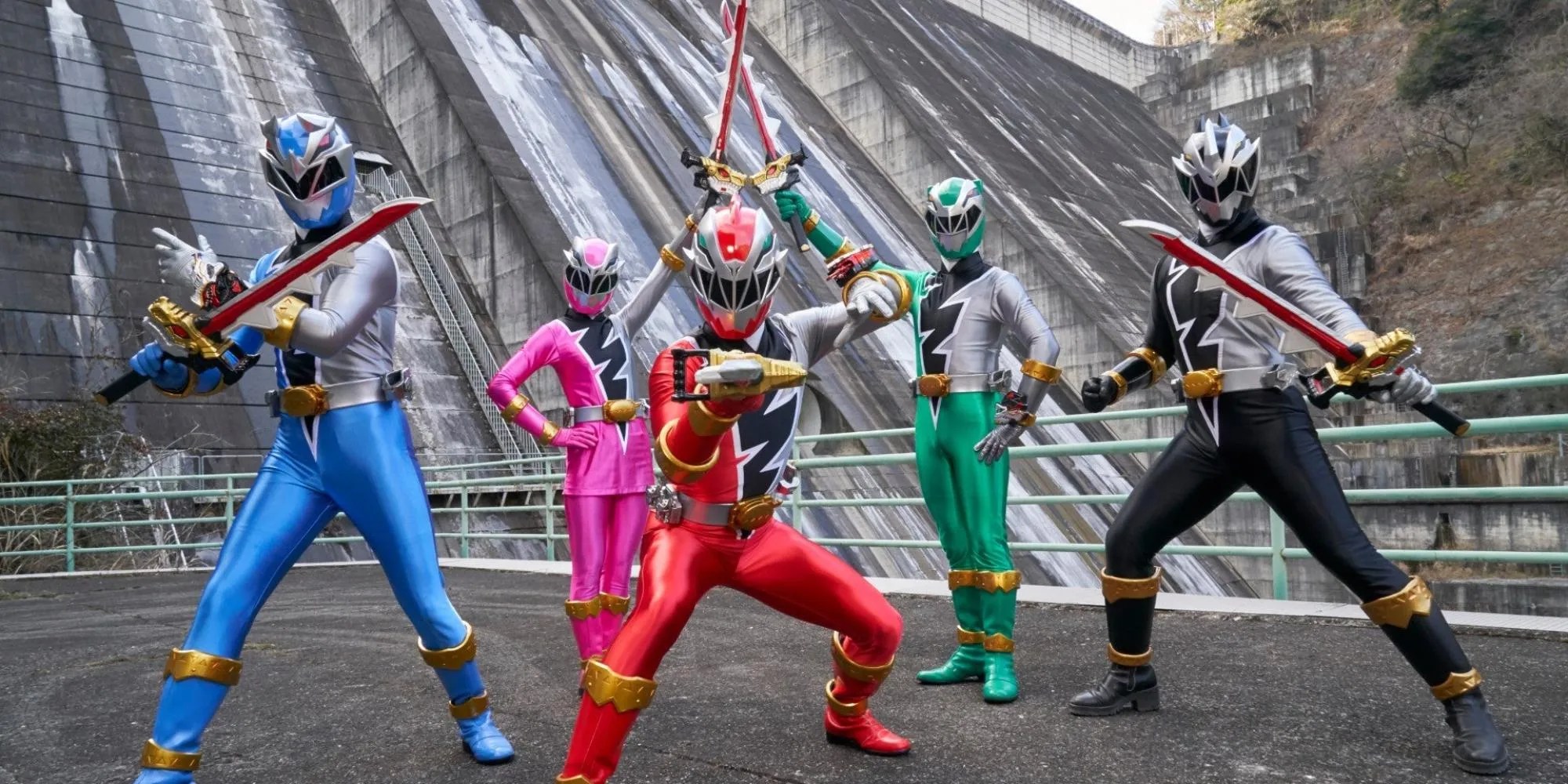 Power Rangers Dino Fury Actress Excited to Be First Female Green Ranger