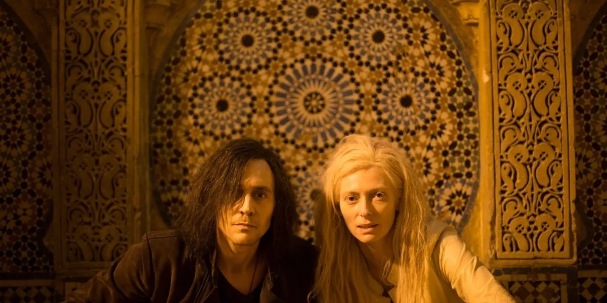 Dracula & 9 Other Gothic Romance Movies To Stream This Valentine's Day