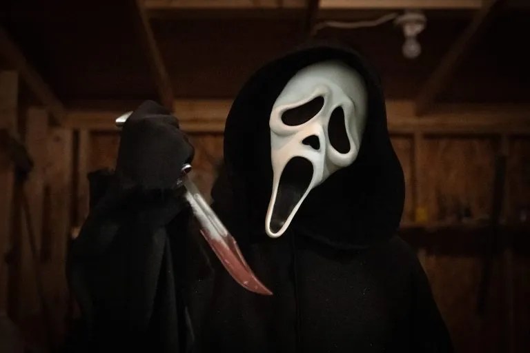 New Scream Movie Image Shows Ghostface After A Recent Kill