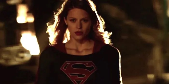 🔶 DC's New Batgirl & Supergirl Actors Team-Up Off. screenrant.lol