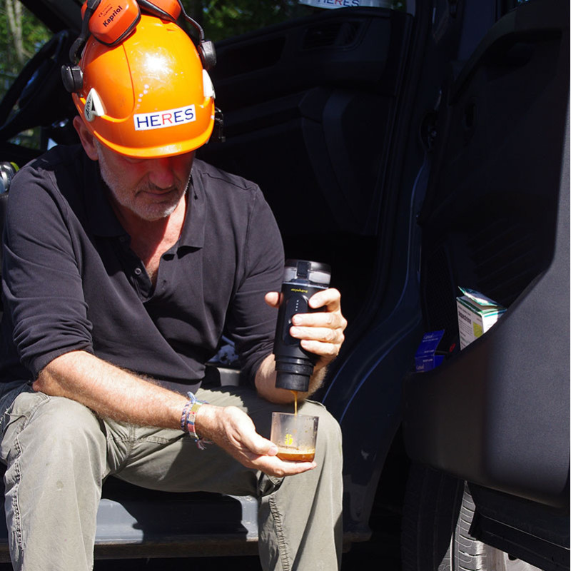 Handpresso epresso portable coffee maker with battery for the car