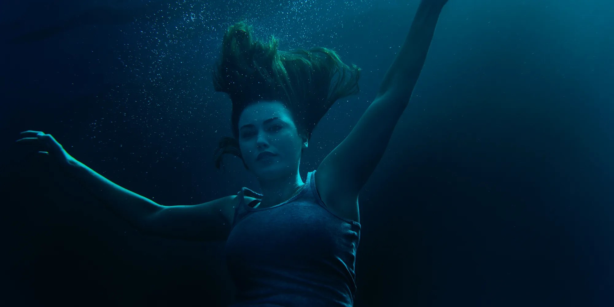 Netflix's Tidelands Series Premiere Review Screen Rant