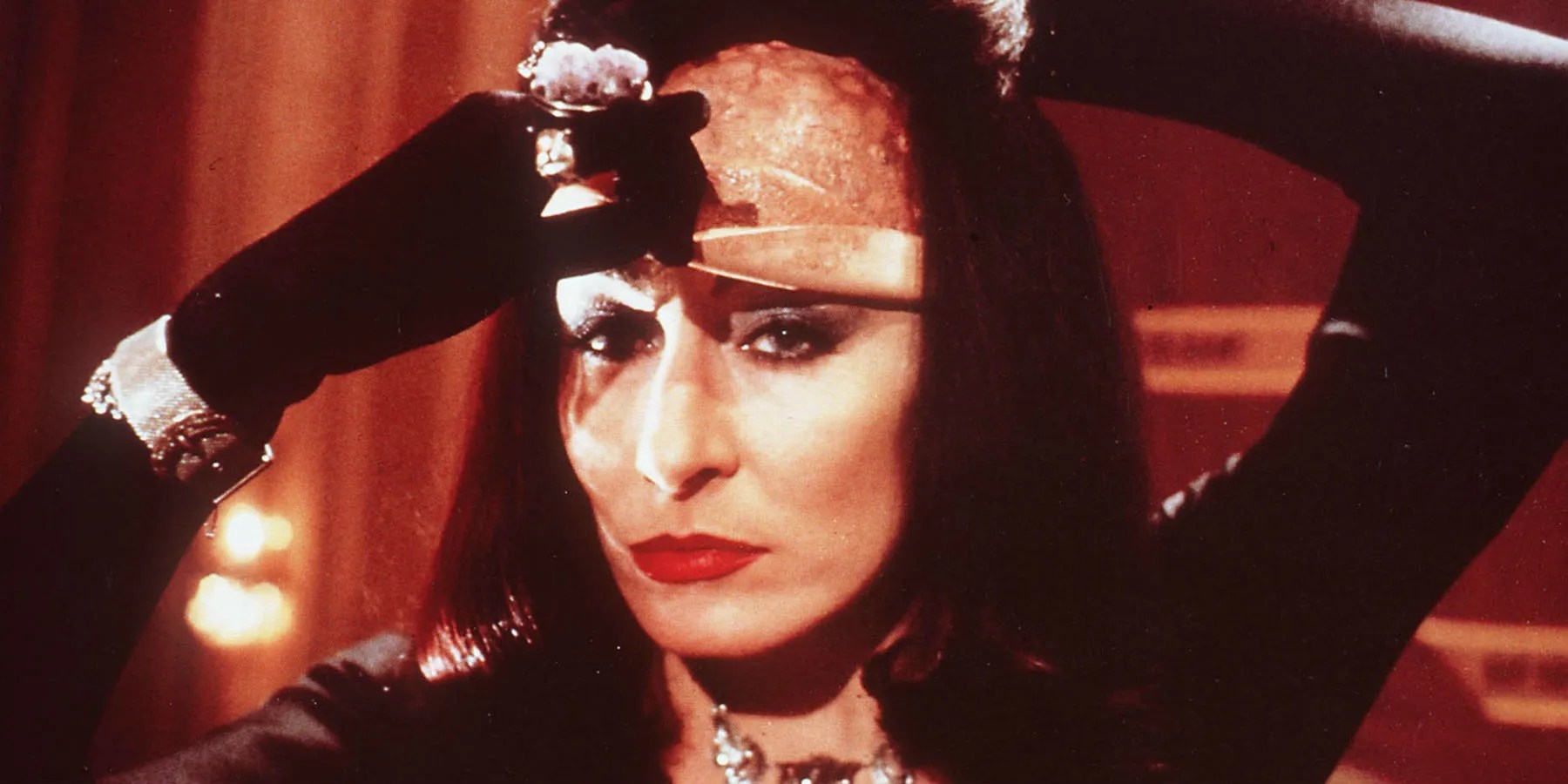 The Witches Remake Gets October 2020 Release Screen Rant