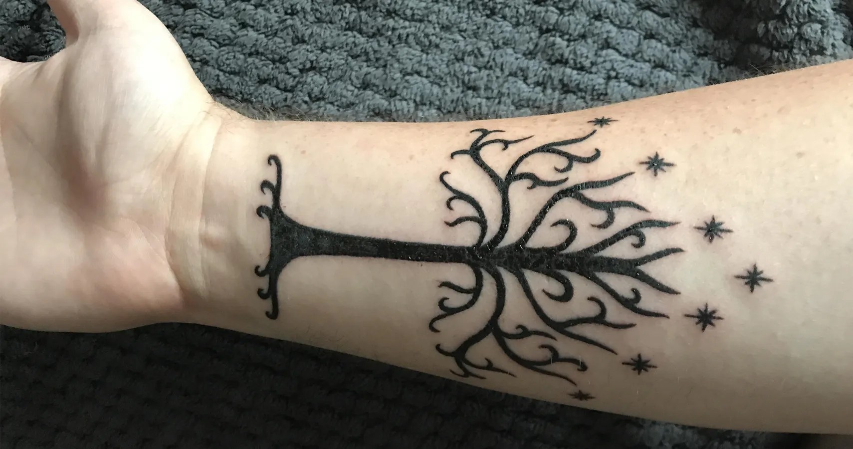 10 The Lord Of The Rings Tattoos Only True Fans Will Understand 389_x_740_jpg