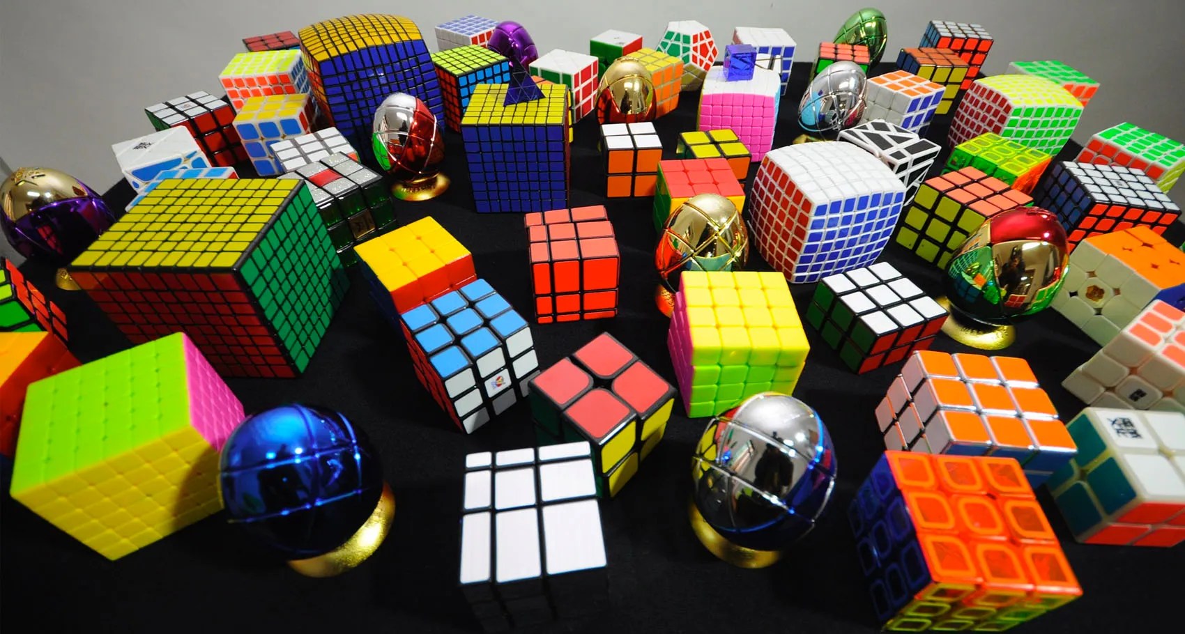 Chinese Teenager Sets World Record By Solving 3 Rubik's Cubes At Once