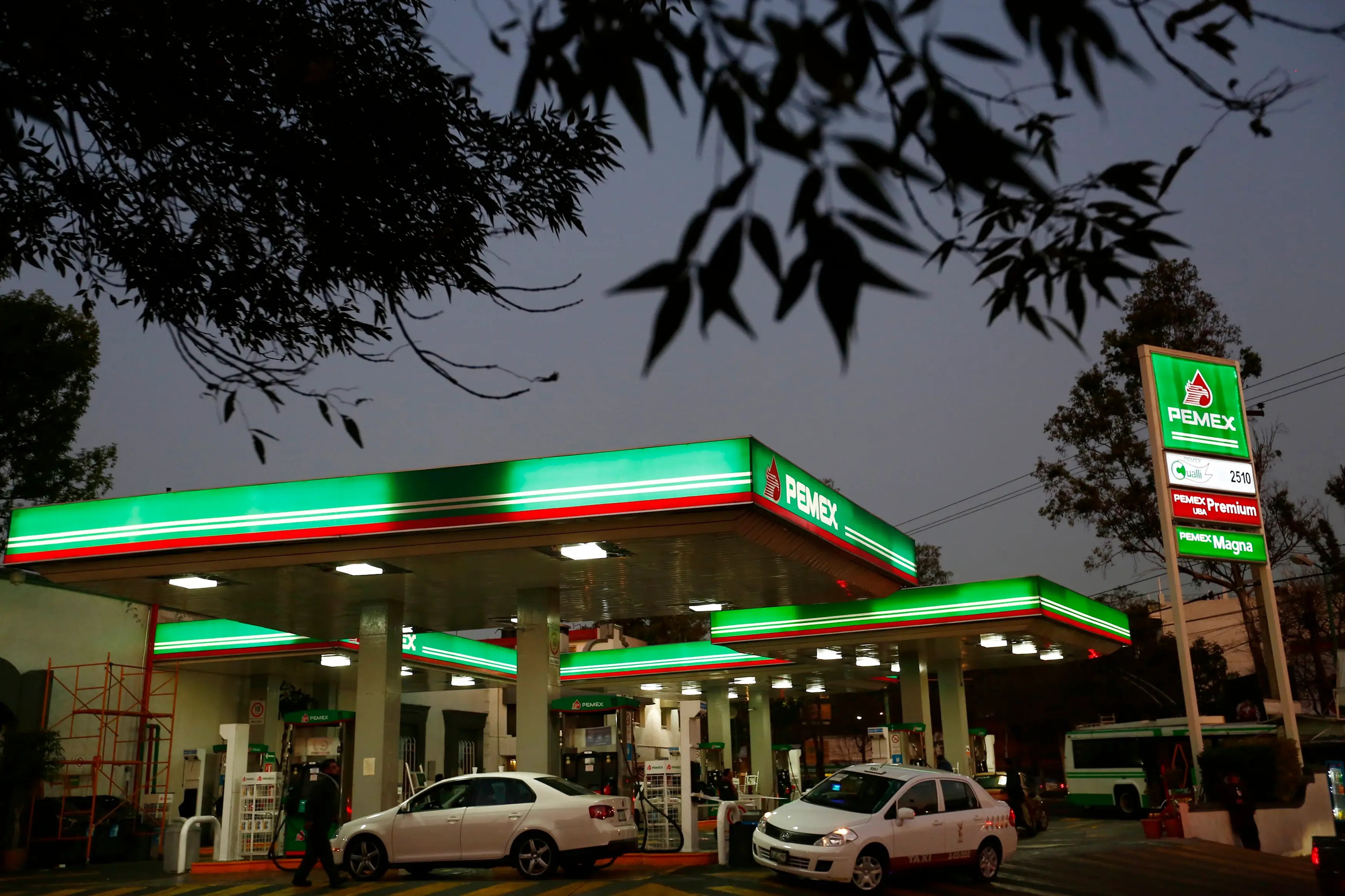 Christmas gas shortages weaknesses in Mexico's oil industry Business