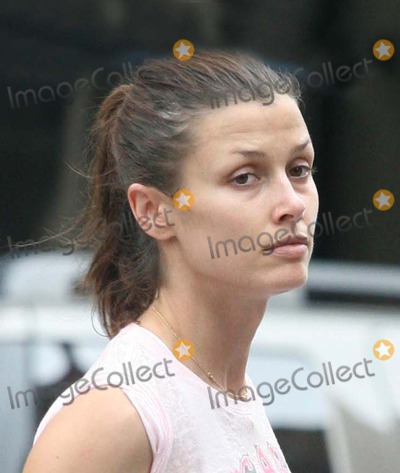 Photos and Pictures - NYC 07/20/06 EXCLUSIVE: Bridget Moynahan sitting