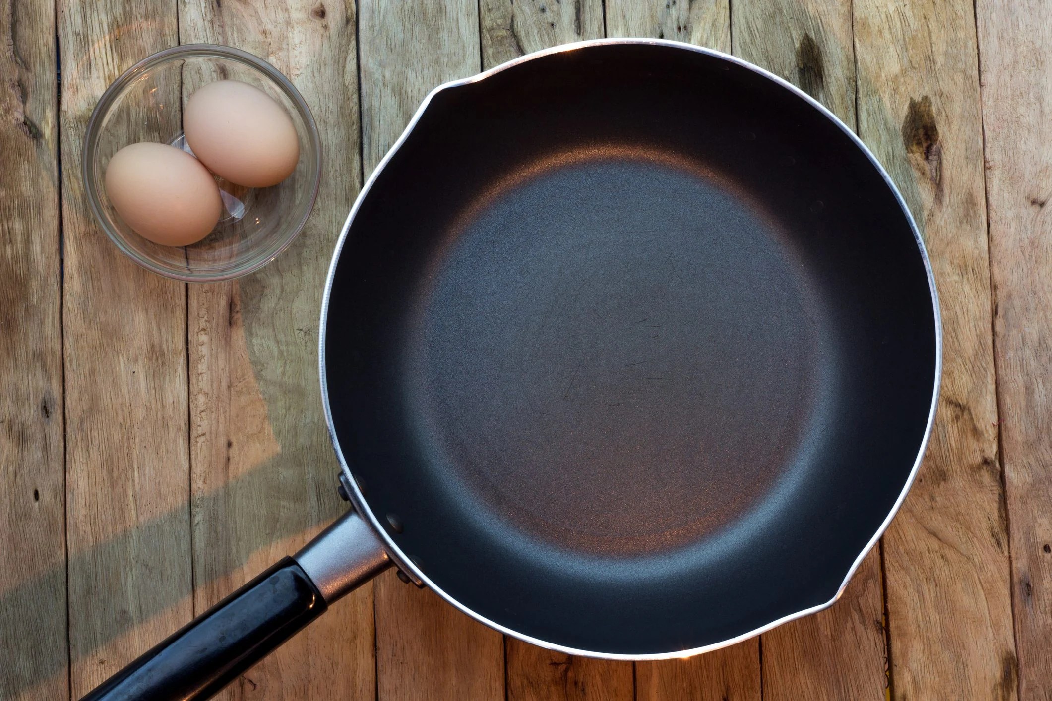 Three tips to prevent the food from sticking to the pan