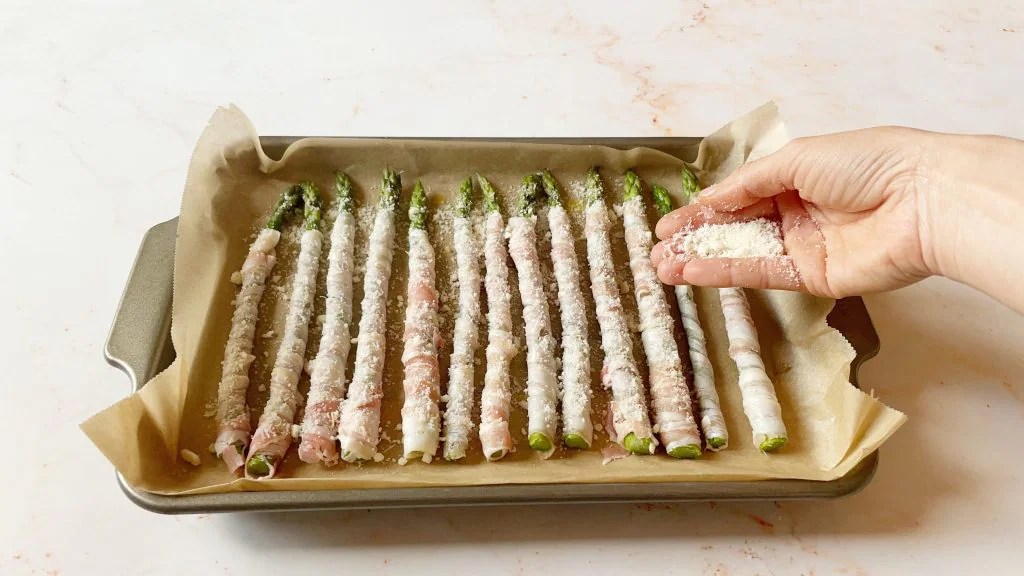 Asparagi avvolti nella pancetta una ricetta gustosa per un antipasto