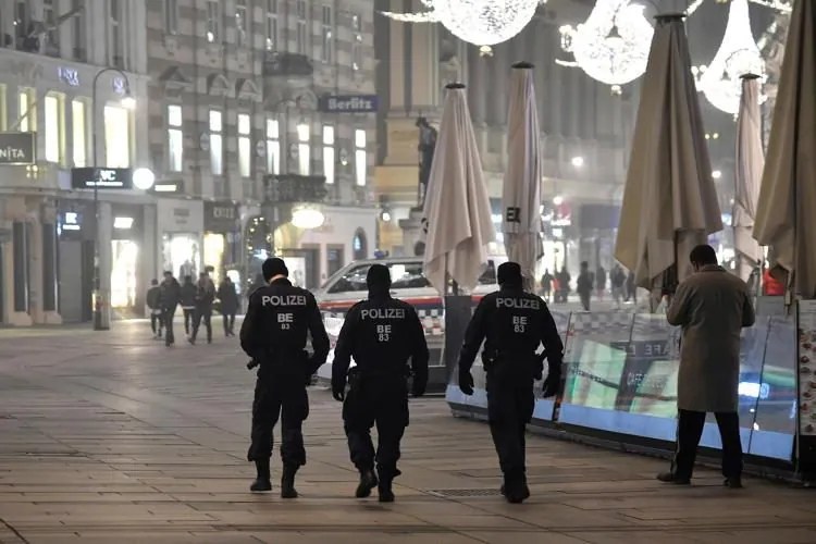 Come funziona lockdown dei non vaccinati in Austria, che inizia oggi