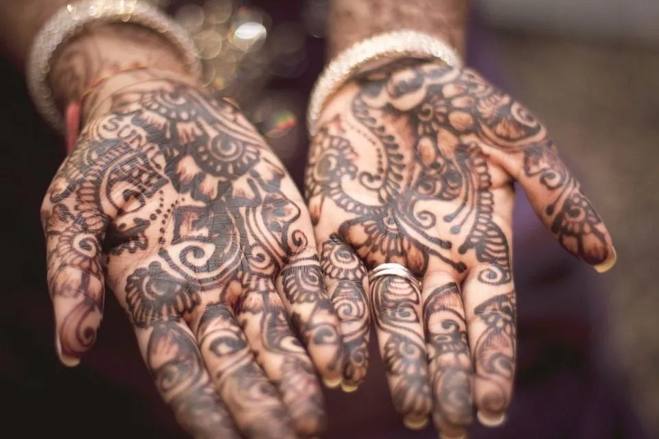 Tatuaggi All'hennè: Come Realizzarli A Casa, Quanto Durano E Controindicazioni 640_x_960_jpg