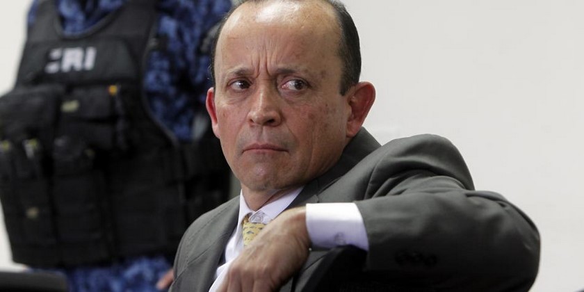 Santiago Uribe se entregó a las autoridades para cumplir condena por el caso de los «Doce Apóstoles» Santiago Uribe se entregó a las autoridades para cumplir condena por el caso de los «Doce Apóstoles»