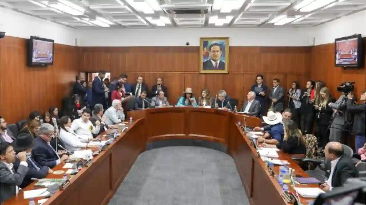 Senado hunde reforma a la salud