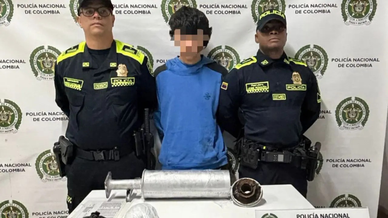 The 'exhaust' was damaged! They caught him in the South Terminal with 800 grams of coca base