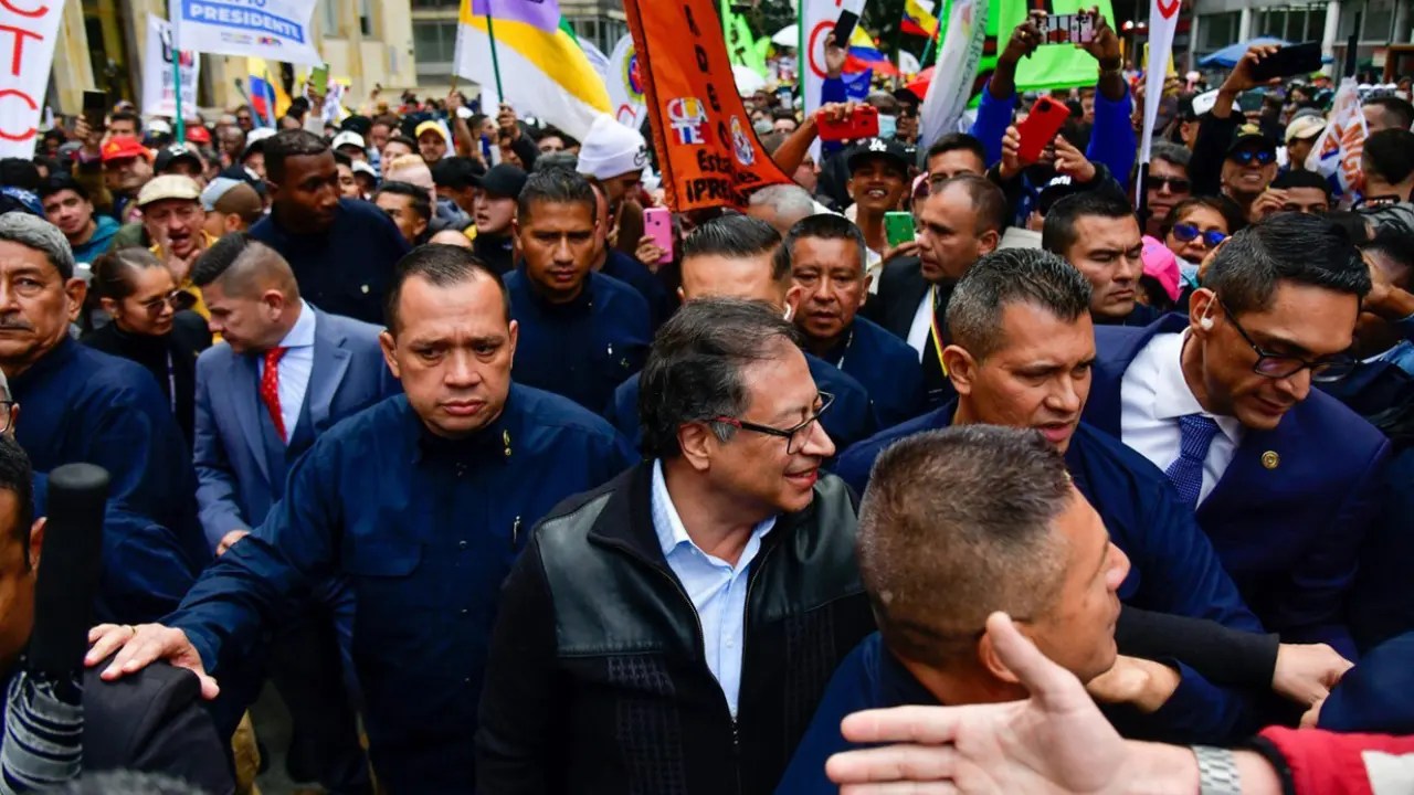 Petro convoca marcha nacional por la soberanía