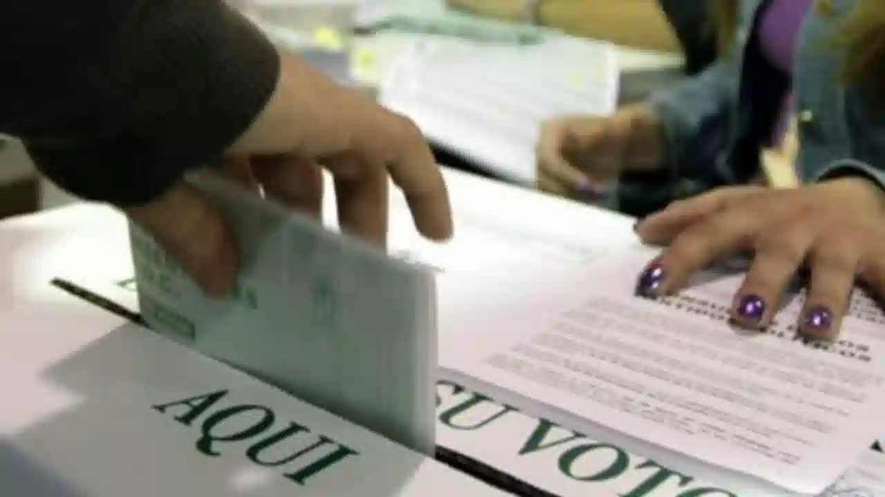 podían votar 183 y aparecieron más de 290 votos