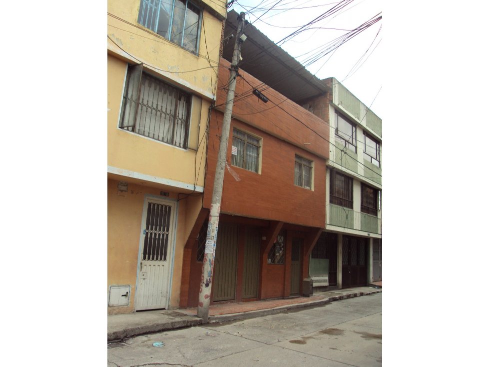 Casa de 3 pisos VENTA 300 Millones 300.000.000 COP