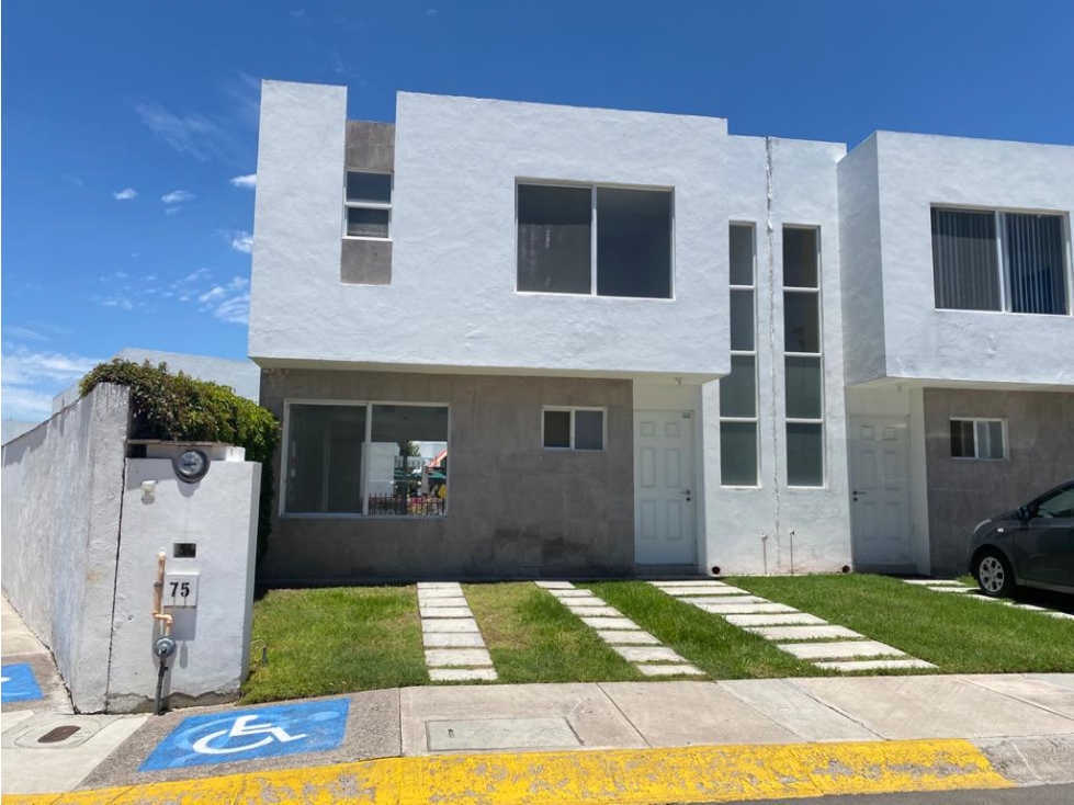 RENTA CASA PASEOS DEL BOSQUE QUERETARO 11,500 MXN